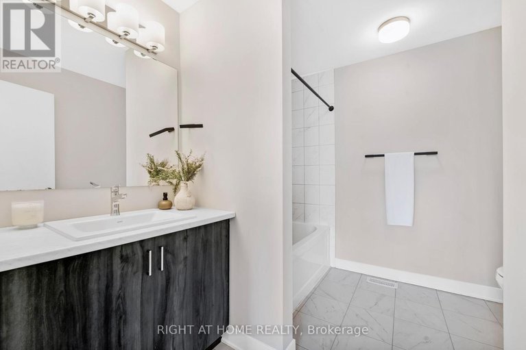 29218592/30-chasing-grove/btwn-franktown-rd-fallowfield-rd/ottawa/ontario/K0A2Z0_27