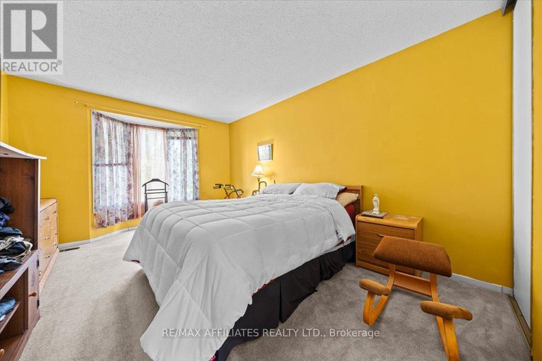 28911967/1093-st-lucia-place/convent-glen-north/ottawa/ontario/K1C2G4_32