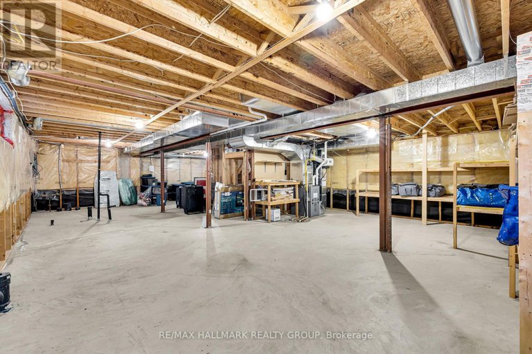 29354071/10-friendly-crescent/stittsville-south/ottawa/ontario/K2S2B6_25