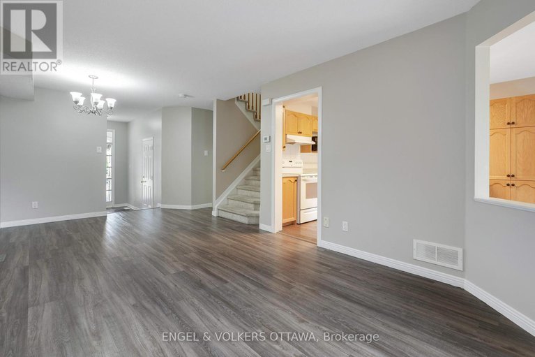 28761429/551-wild-shore-crescent/riverside-southgloucester-glen/ottawa/ontario/K1V1S9_12