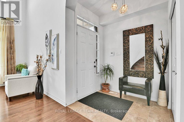 28330795/130-winterhaven-drive/mer-bleuebradley-estatesanderson-park/ottawa/ontario/K1W0H4_3