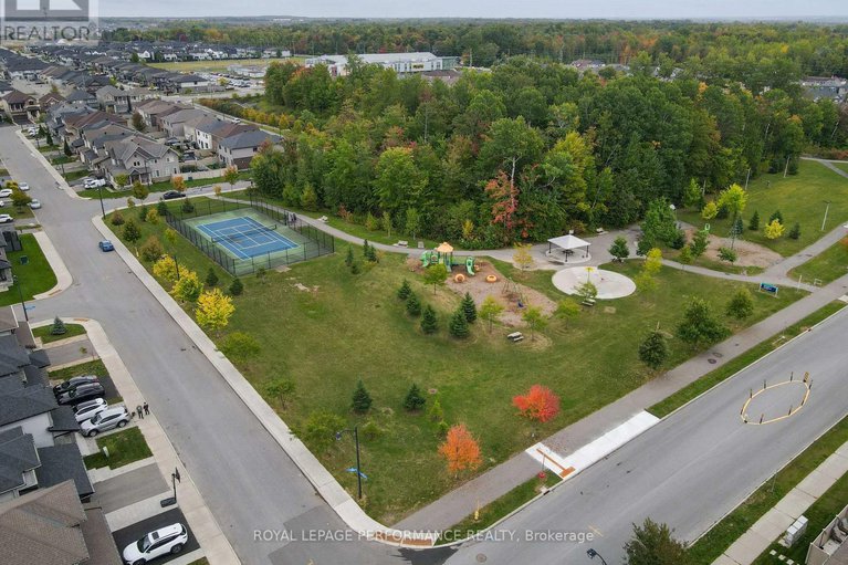 28913501/266-shinleaf-crescent/mer-bleuebradley-estatesanderson-park/ottawa/ontario/K1W0J2_43