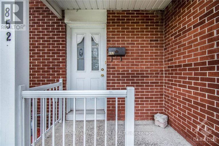 28979840/852-cummings-avenue/castle-heightsrideau-high/ottawa/ontario/K1K2L4_3