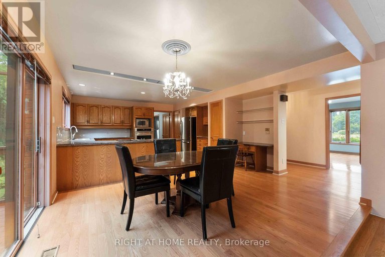 28765727/2-muirfield-gardens/cedar-hillorchard-estates/ottawa/ontario/K2R1B8_15