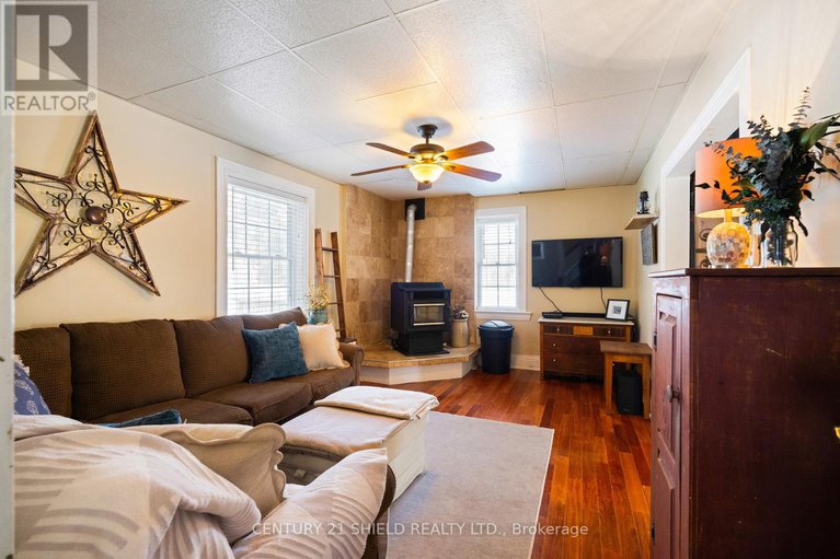 29222493/2864-county-road-30-road/north-glengarry-kenyon-twp/north-glengarry/ontario/K0C1A0_27