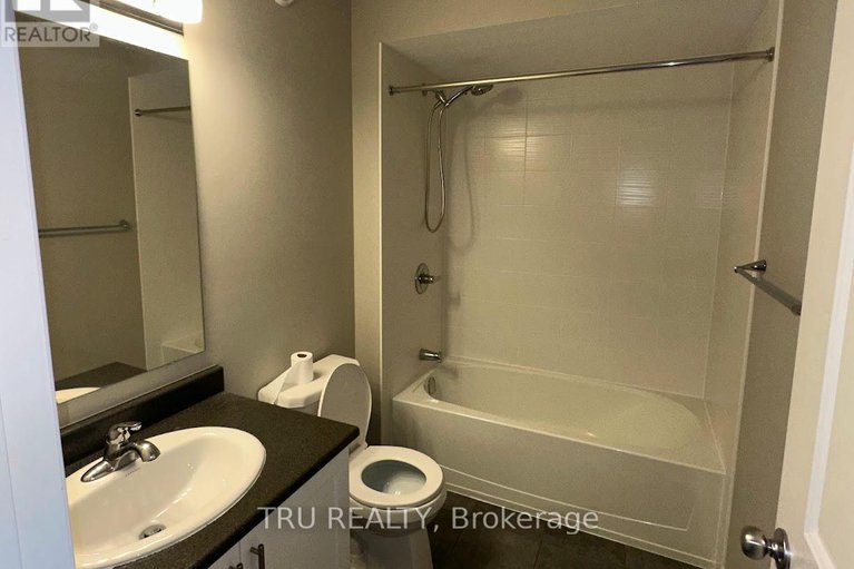 29338433/130-eric-maloney-way/blossom-parkkemp-parkfindlay-creek/ottawa/ontario/K1T0R1_32