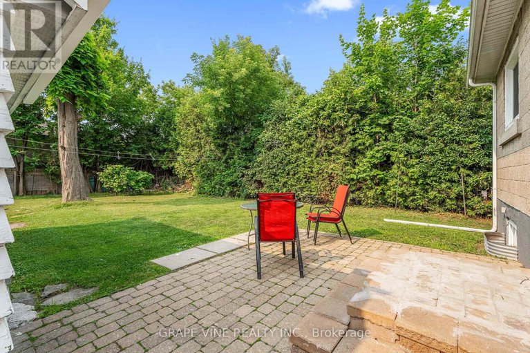 28554989/1210-erie-avenue/ridgemont/ottawa/ontario/K1V6G6_4