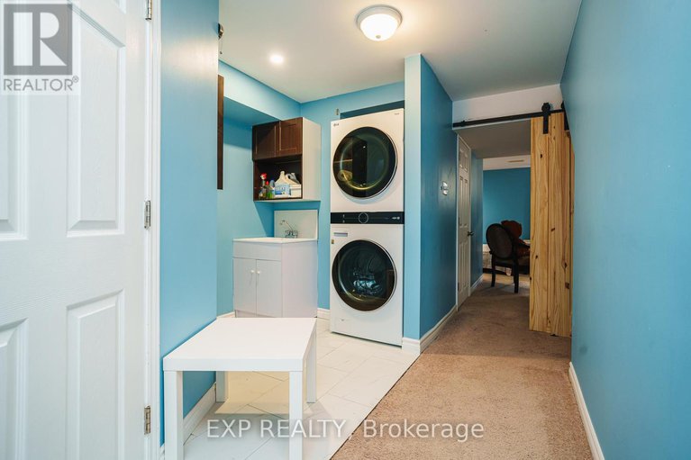 28257579/426-pillett-street/strandherd/ottawa/ontario/K2J5S3_26