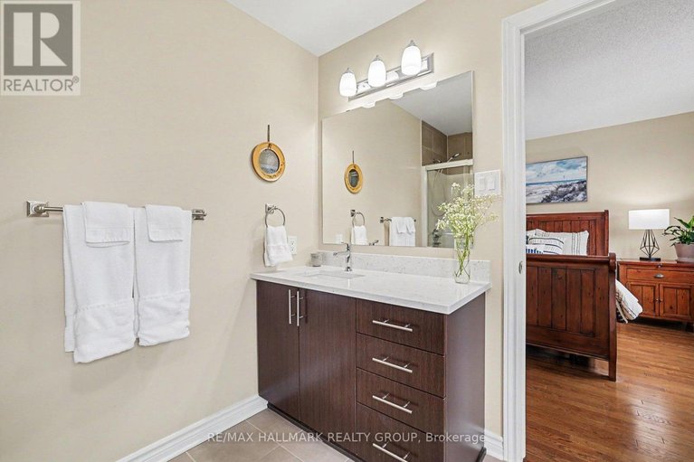 29687151/217-gossamer-street/mer-bleuebradley-estatesanderson-park/ottawa/ontario/K1W0B9_20