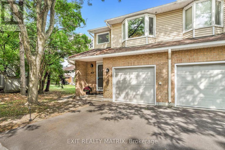 29047468/26-42-oakhaven-private/overbrookcastle-heights/ottawa/ontario/K1K4K1_2