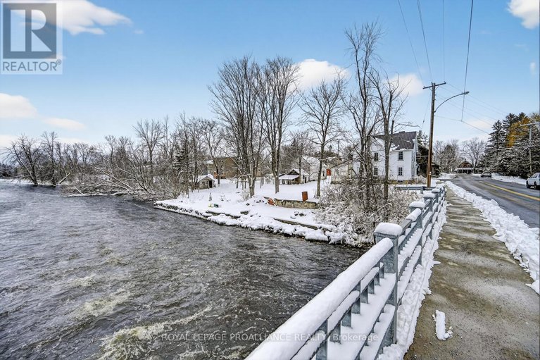 29478748/5-water-street/north-grenville-twp-kemptville-south/north-grenville/ontario/K0G1S0_29