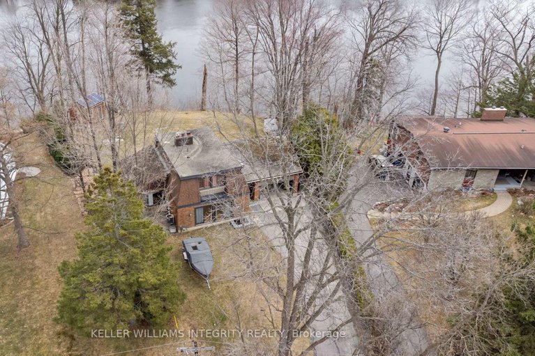 28247815/2061-prince-of-wales-drive-s/rideau-heightsrideau-river/ottawa/ontario/K2E7A4_4