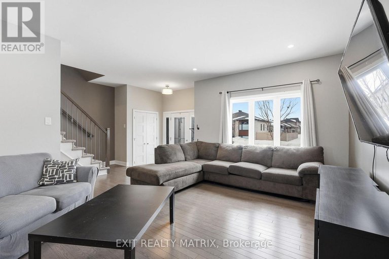 29394255/149-lyon-street/embrun/russell/ontario/K0A1W0_7