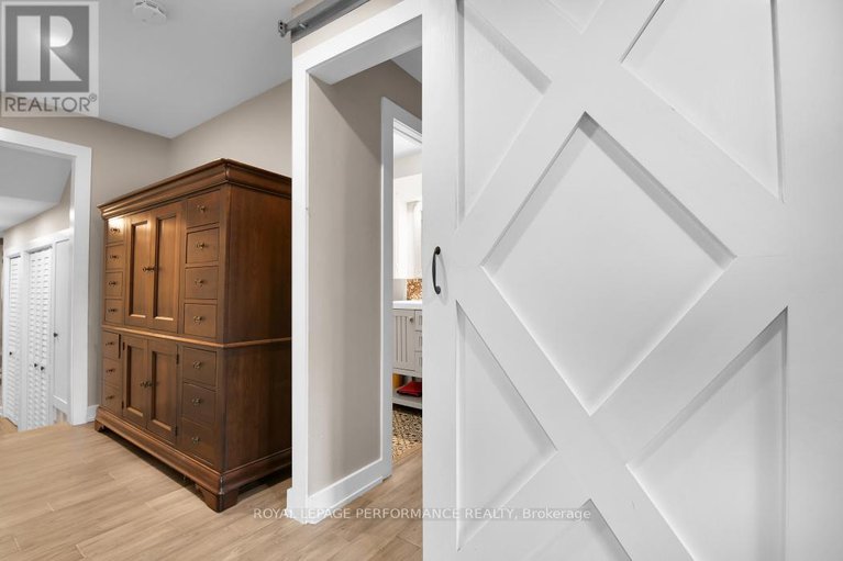 29118875/5583-manotick-main-street/manotick-village-manotick-estates/ottawa/ontario/K4M1A9_17