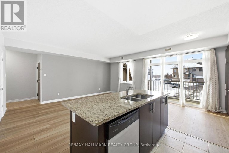 29410596/c-170-hornchurch-lane/longfields/ottawa/ontario/K2J2T3_15