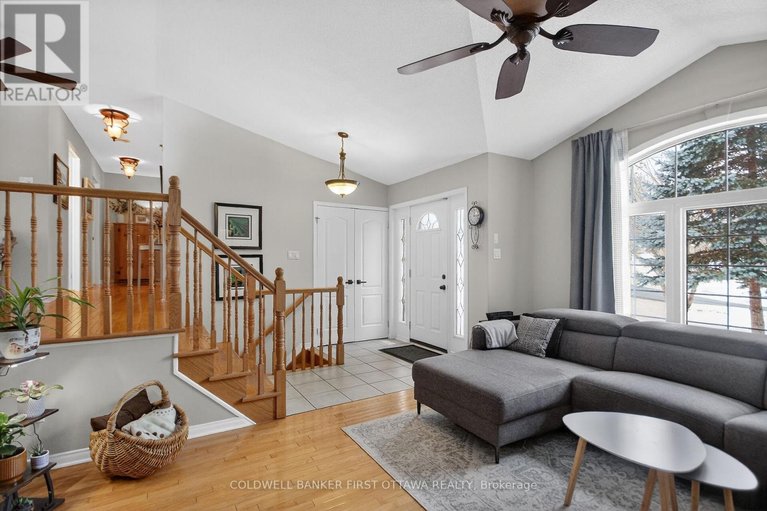 29480327/2960-ernside-crescent/cumberland-estates/ottawa/ontario/K4C1B6_4