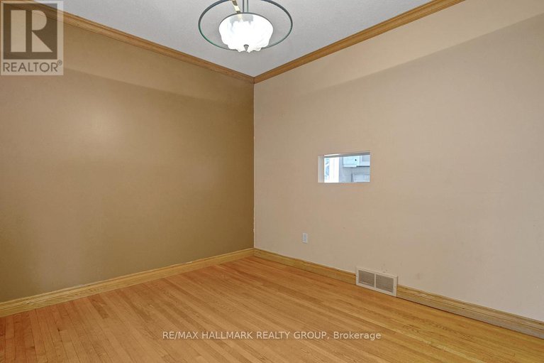 28499292/2149-hubbard-crescent/beacon-hill-north/ottawa/ontario/K1J6L3_9