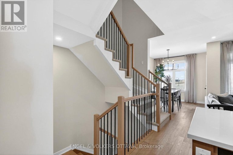 29646069/1764-crux-road/mer-bleuebradley-estatesanderson-park/ottawa/ontario/K1W0W7_26