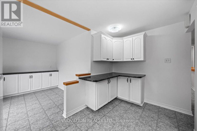 28436166/1553-marcoux-drive/bilberry-creekqueenswood-heights/ottawa/ontario/K1E2K5_13