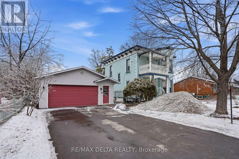 29479728/132-high-street/vankleek-hill/champlain/ontario/K0B1R0_2