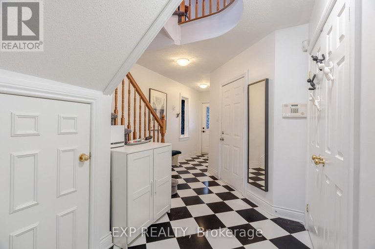 28562164/97-castle-glen-crescent/glencairnhazeldean/ottawa/ontario/K2L4G9_7