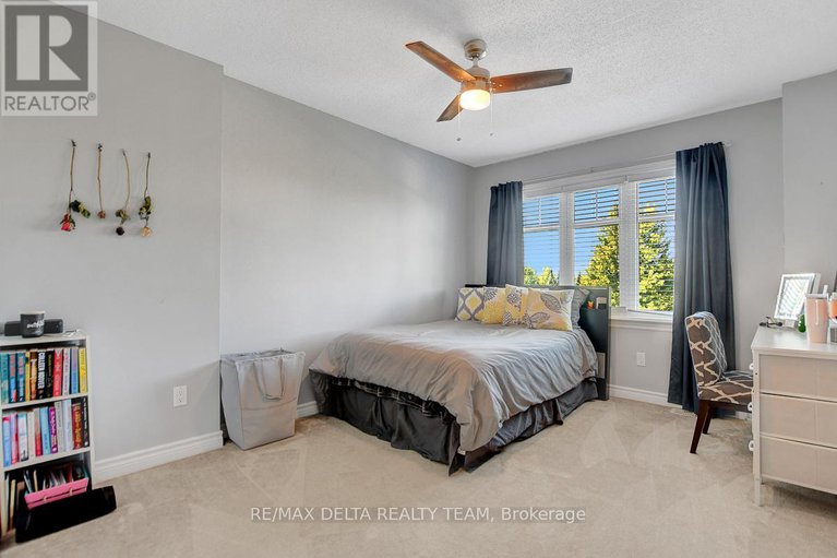 29035713/1916-montmere-avenue/notting-hillsummerside/ottawa/ontario/K4A0E7_24