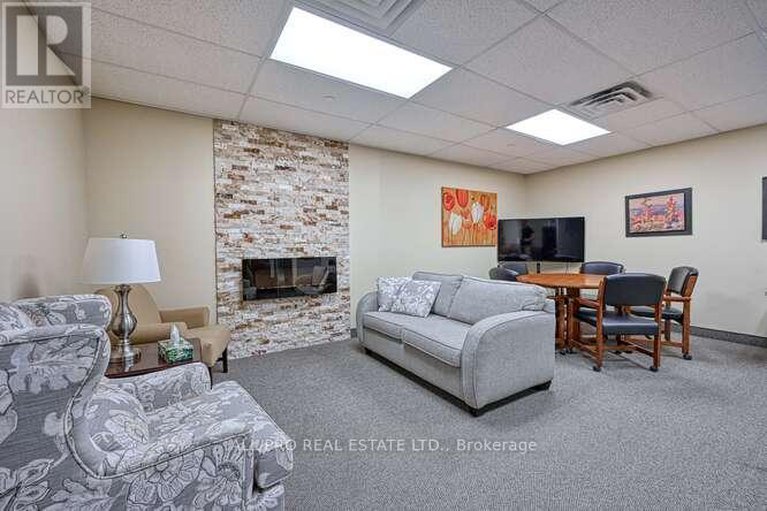 28203485/2951-riverside-drive-e/mooneys-bayriverside-park/ottawa/ontario/K1V8W6_21