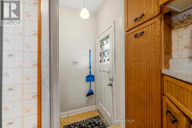 29087662/683-courtenay-avenue/laurentianview/ottawa/ontario/K2A3B8_22