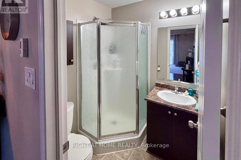 28861067/68-sternes-private/springridgeeast-village/ottawa/ontario/K4A0X8_9