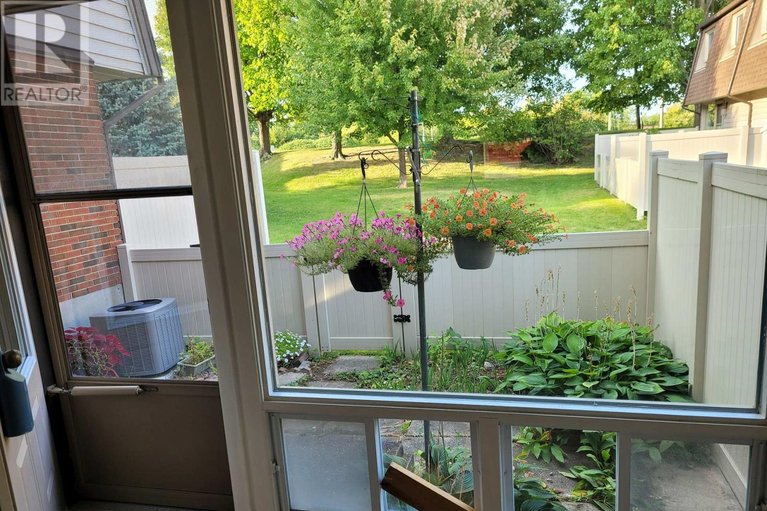 28796939/903j-elmsmere-road/beacon-hill-south/ottawa/ontario/K1J8G4_33