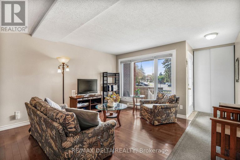 28888821/110-1825-marsala-crescent/fallingbrookpineridge/ottawa/ontario/K4A2E7_9