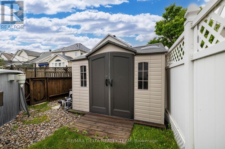 28543683/1591-winterport-way/fallingbrookpineridge/ottawa/ontario/K4A4C2_49