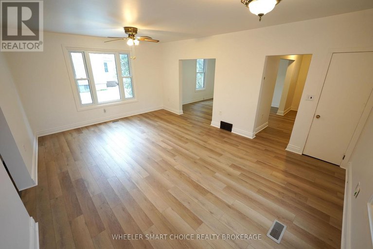 29131494/7-adam-dixon-avenue/long-sault/south-stormont/ontario/K0C1P0_16