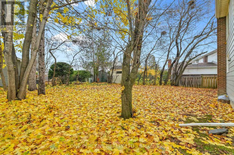 29436562/5-parkridge-crescent/blackburn-hamlet/ottawa/ontario/K1B3E6_30