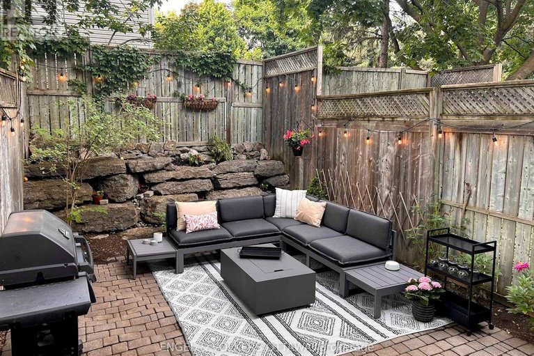 29670402/9-festive-private/central-park/ottawa/ontario/K2C4A1_32