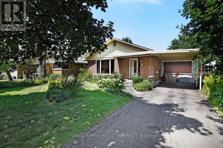 28655520/2133-westbourne-avenue/mckellar-heightsglabar-park/ottawa/ontario/K2A1N3_1