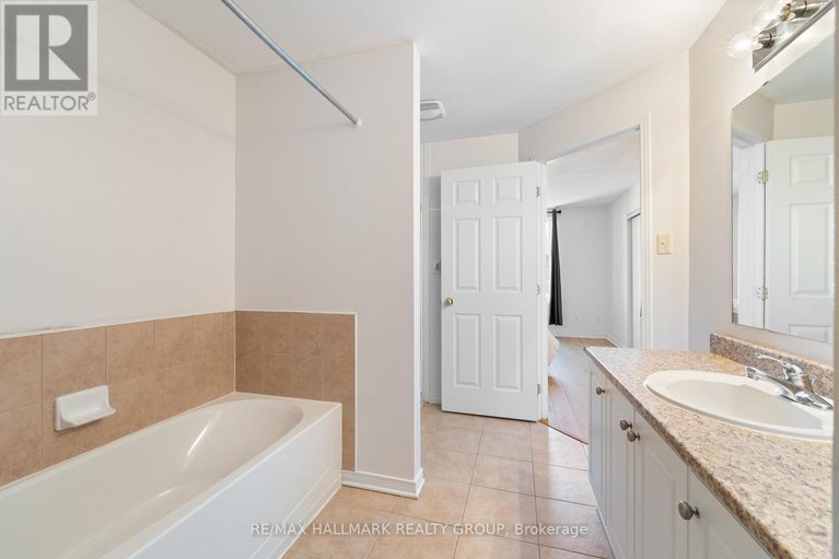 28604649/7-70-briargate-private/springridgeeast-village/ottawa/ontario/K4A0C3_24