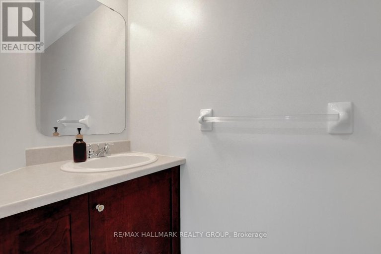 28835286/553-burleigh-private/cyrville/ottawa/ontario/K1J1J9_7