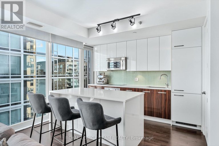 29380888/1111-111-champagne-avenue-s/west-centre-town/ottawa/ontario/K1S5V3_8