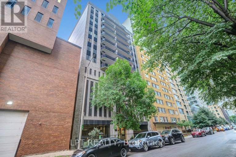 28725974/ph3-18-nepean-street/ottawa-centre/ottawa/ontario/K2P2L2_3