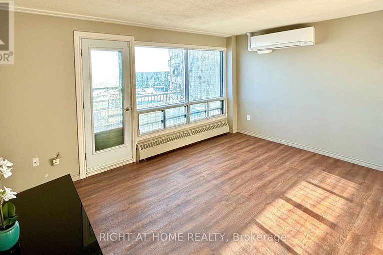 29212517/707-20-chesterton-drive/borden-farmstewart-farmcarleton-heightsparkwood-hills/ottawa/ontario/K2E6Z7_3