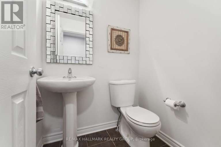28421712/293a-titanium-private/convent-glen-north/ottawa/ontario/K1C0A5_16