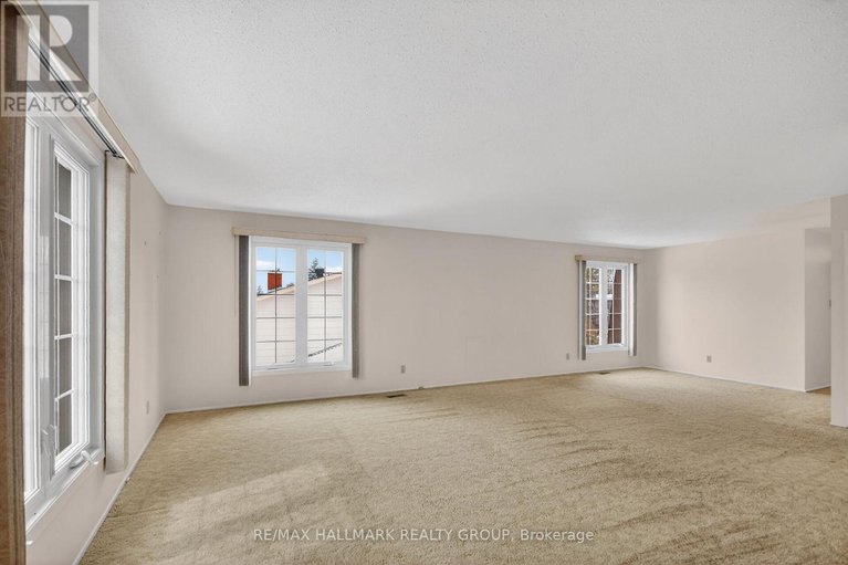 29582128/1050-plante-drive/hunt-clubwestern-community/ottawa/ontario/K1V9E6_28