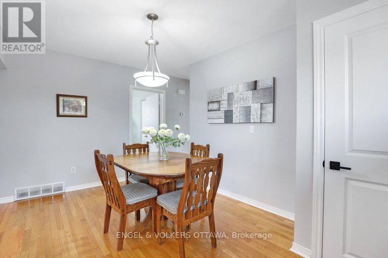 28847958/814-pleasant-park-road/elmvale-acres/ottawa/ontario/K1G1Y9_6