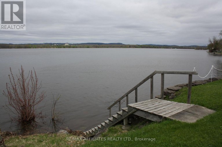 28299464/340-wilson-road/clarencerockland-twp/clarence-rockland/ontario/K4K1K7_34