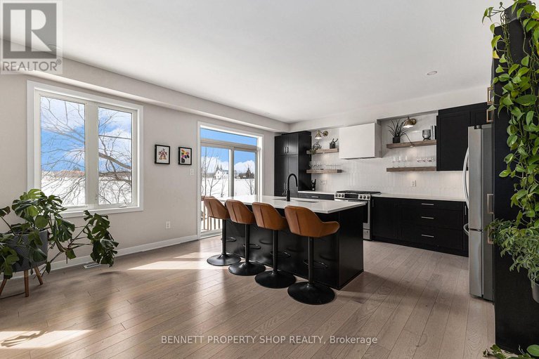 28055721/639-terrier-circle/goulbourn-twp-from-franktown-rdsouth-to-rideau/ottawa/ontario/K0A2Z0_11