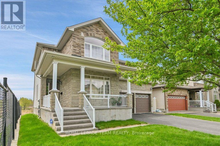 28330795/130-winterhaven-drive/mer-bleuebradley-estatesanderson-park/ottawa/ontario/K1W0H4_2