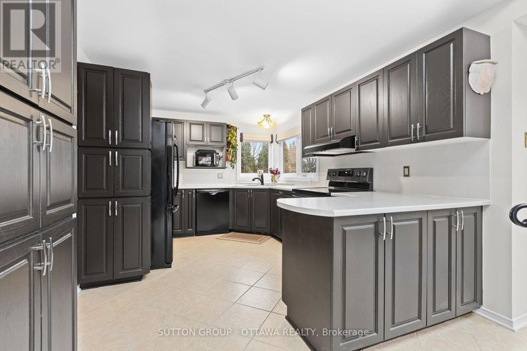 29615591/540-des-conifers-crescent/fallingbrookgardenway-south/ottawa/ontario/K4A3E2_10