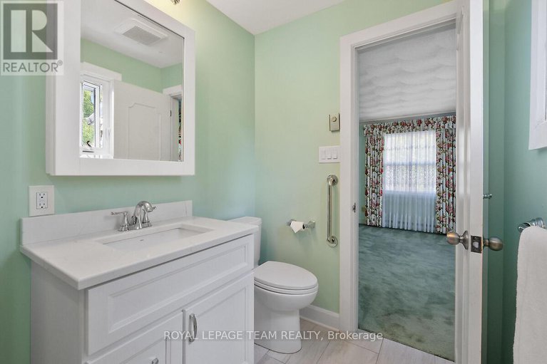 28850677/123-ivy-crescent/new-edinburgh/ottawa/ontario/K1M1Y1_32