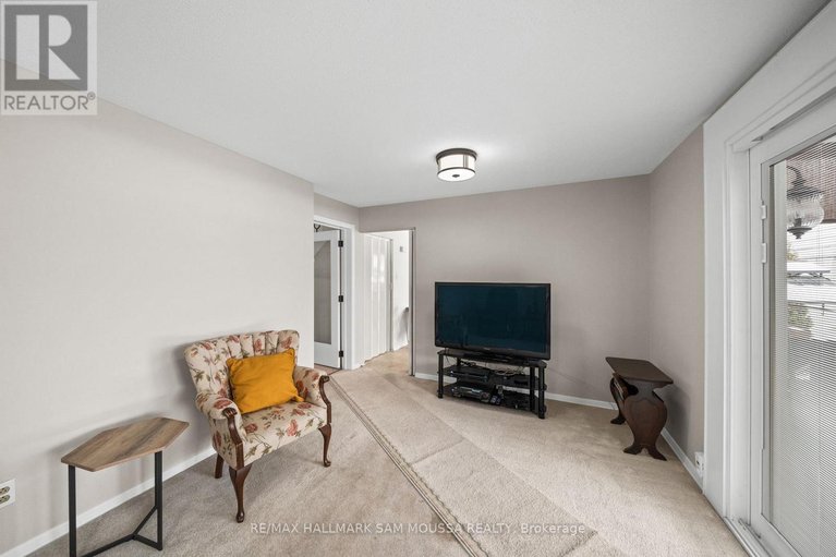 29606720/46-seymour-avenue/borden-farmstewart-farmcarleton-heightsparkwood-hills/ottawa/ontario/K2E6P2_12